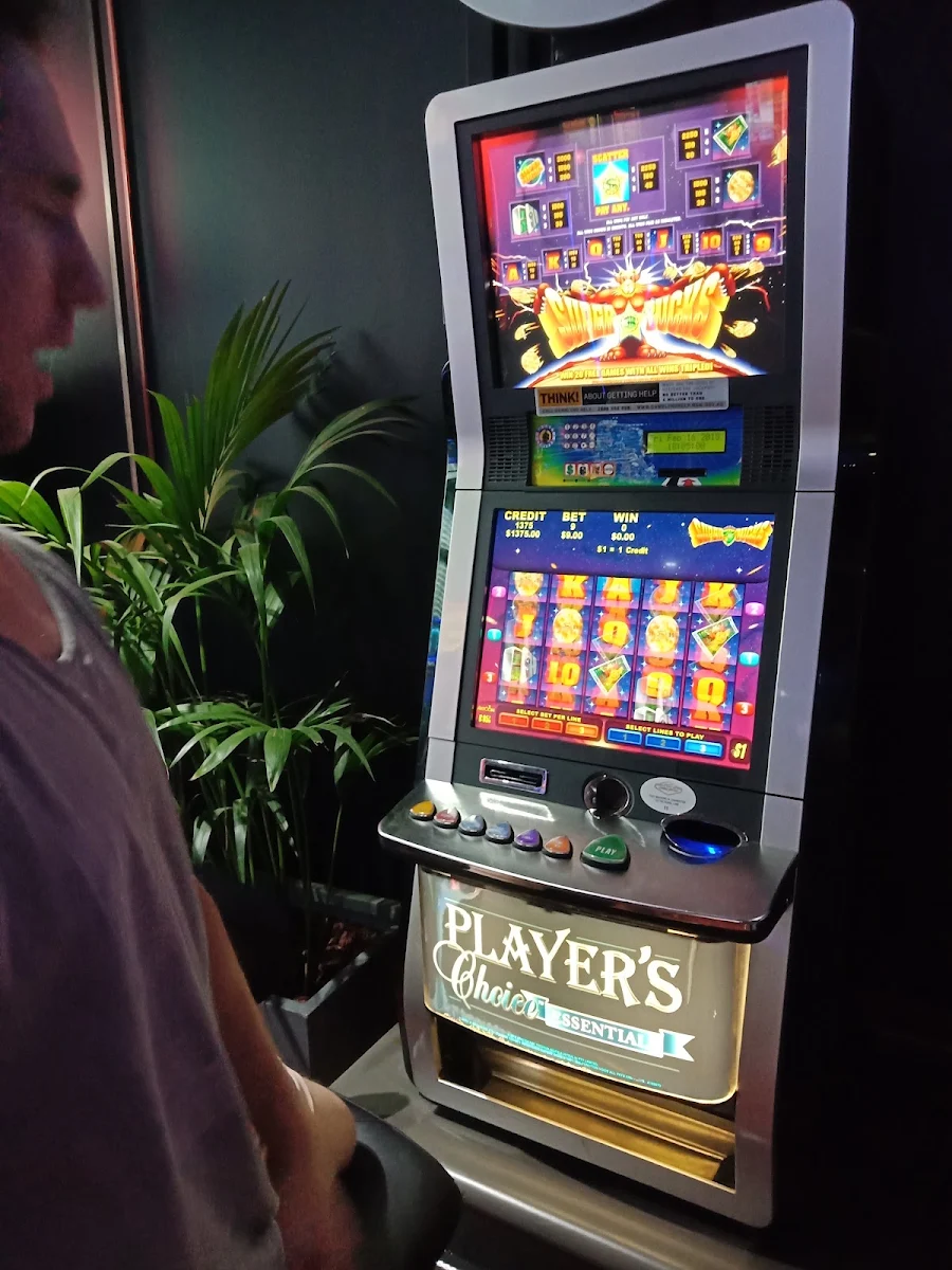 Vibe, Sports Bar at Coogee Bay Hotel