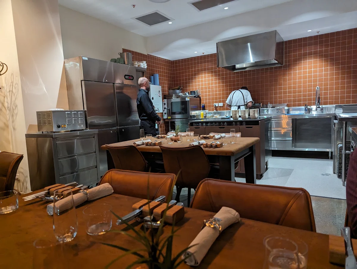 Vibe, Perspective Dining (Eucalyptus Room)