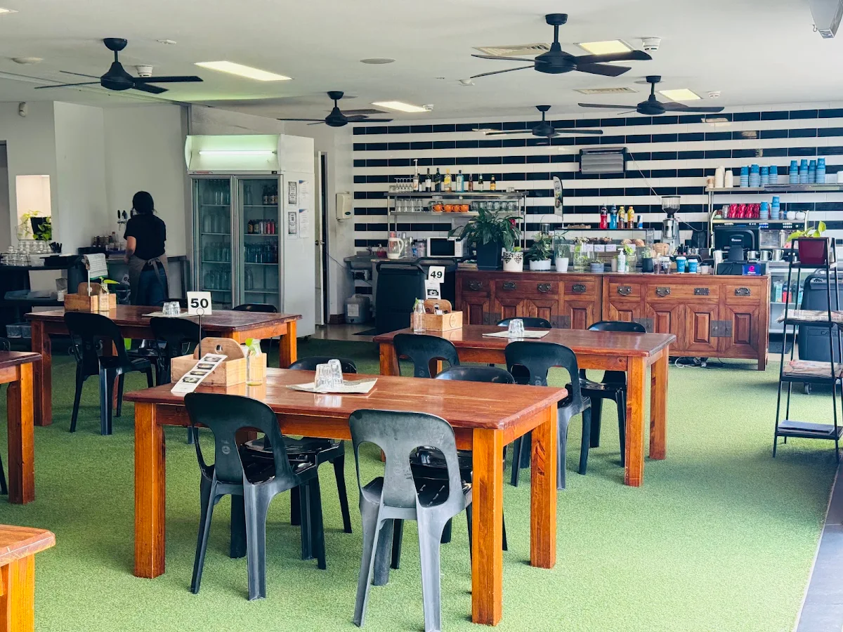 Vibe, MK Bower cafe