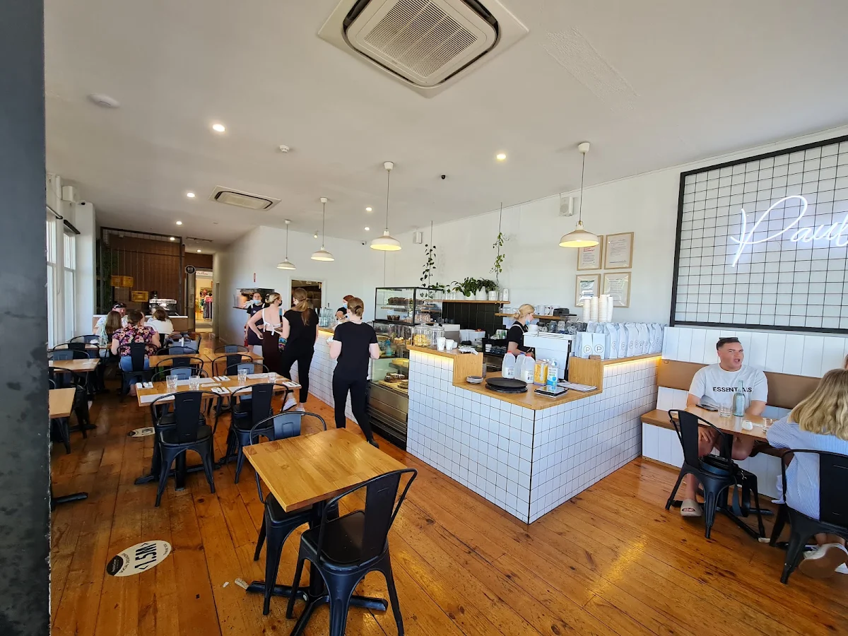 Vibe, Paulie's Corner Cafe