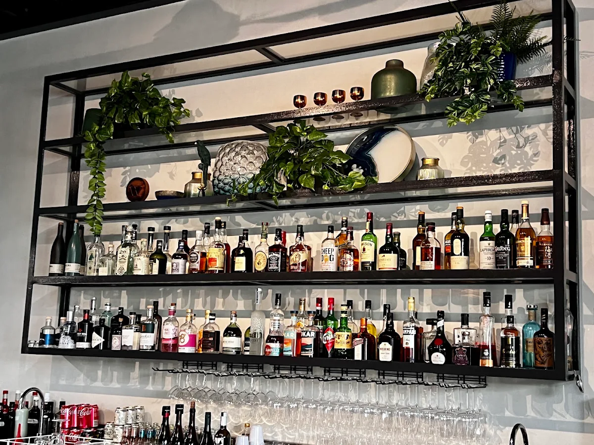 Vibe, Wharf St. Distillery Restaurant