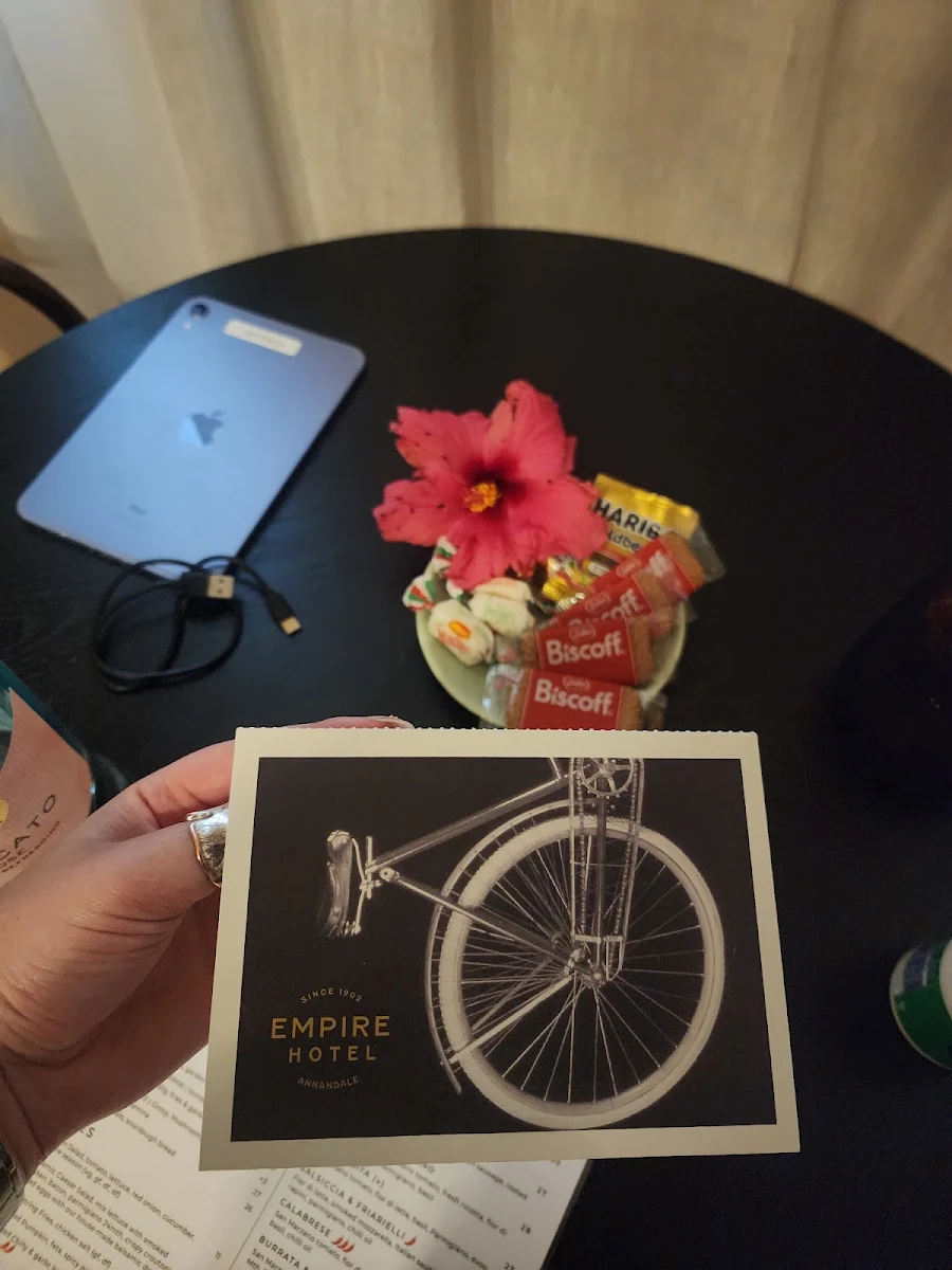 Menu, Empire Hotel