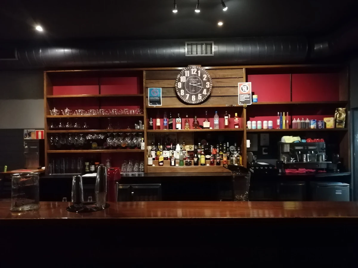 Vibe, Bottlerocket Bar & Cafe