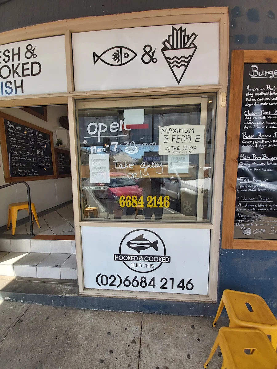 Menu, Hooked & Cooked