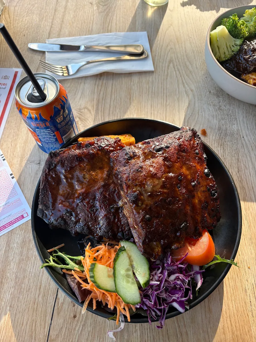 Food & drink, The Pier Hotel