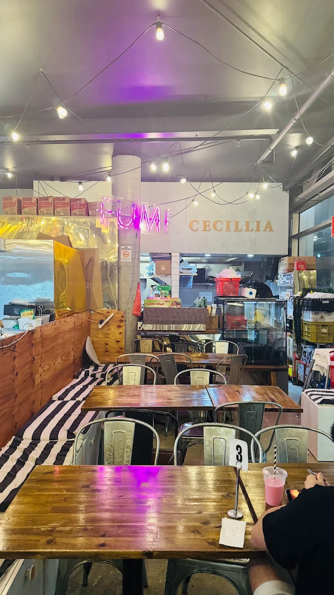 Vibe, Food Hall