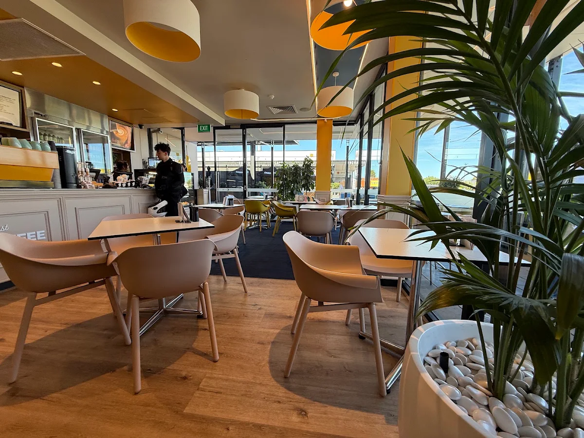 Vibe, The Coffee Club Café