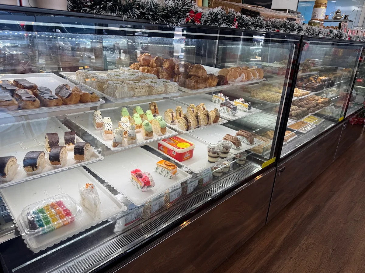 Vibe, Luca Cafe & Grocery