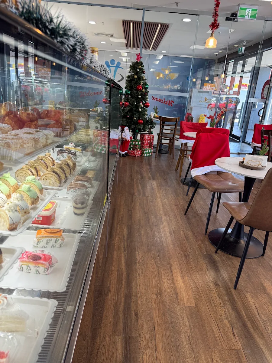 Vibe, Luca Cafe & Grocery