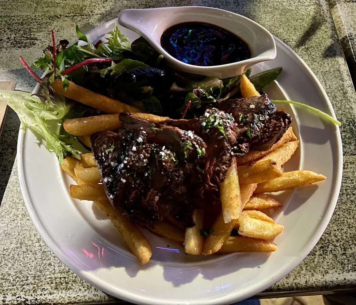 Food & drink, Bud's Tavern