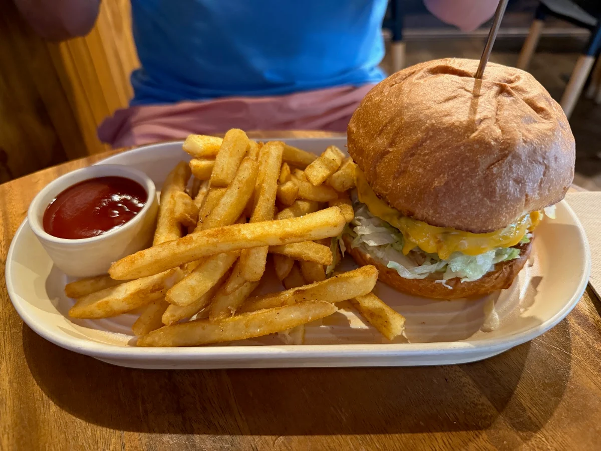 Food & drink, Bud's Tavern