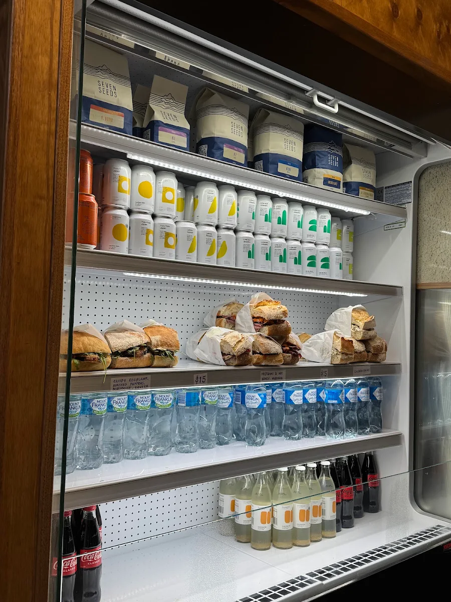 Vibe, Nico's Sandwich Deli (Stamford Hotel)