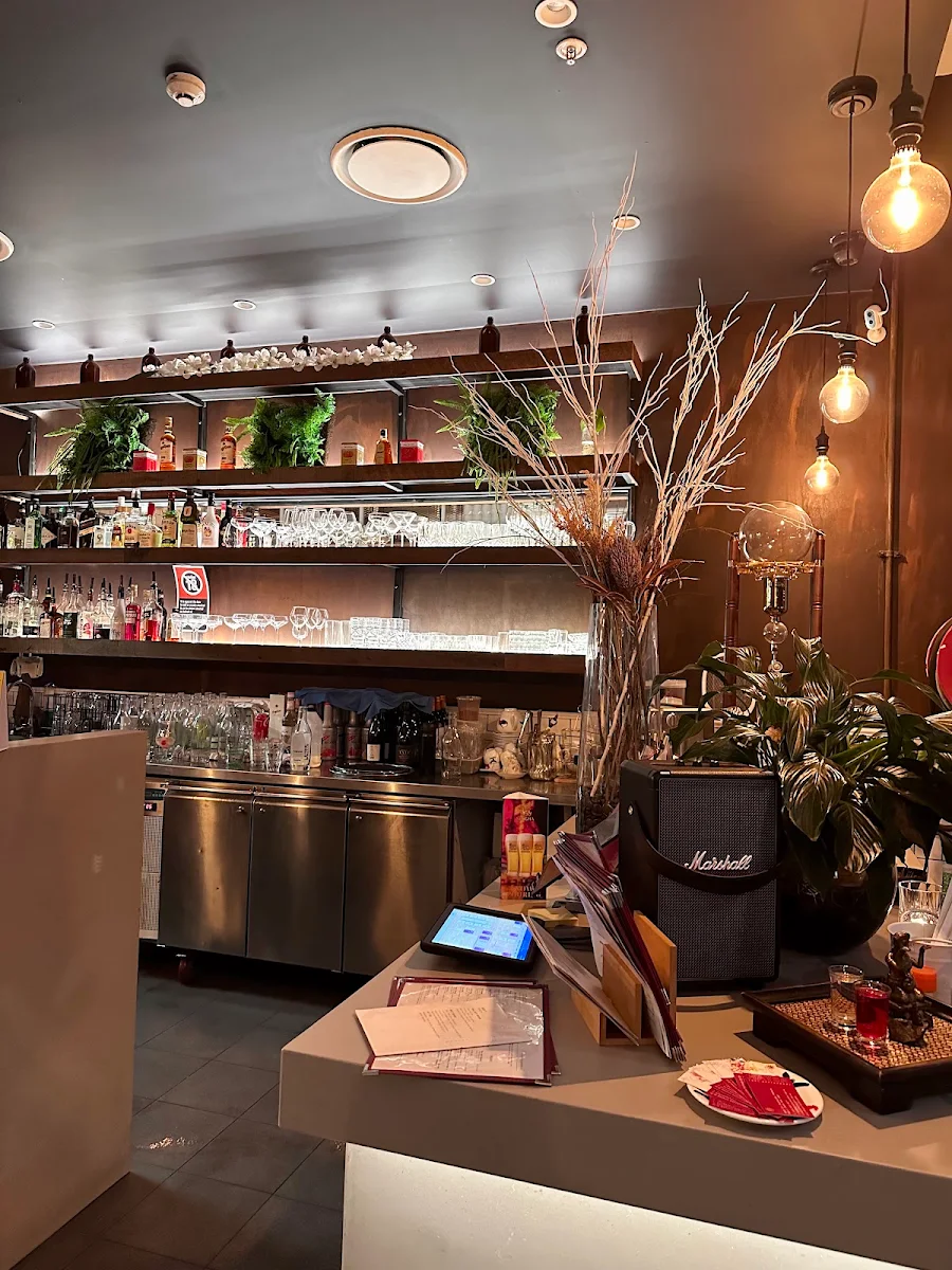 Vibe, Maysa Thai Wolli Creek