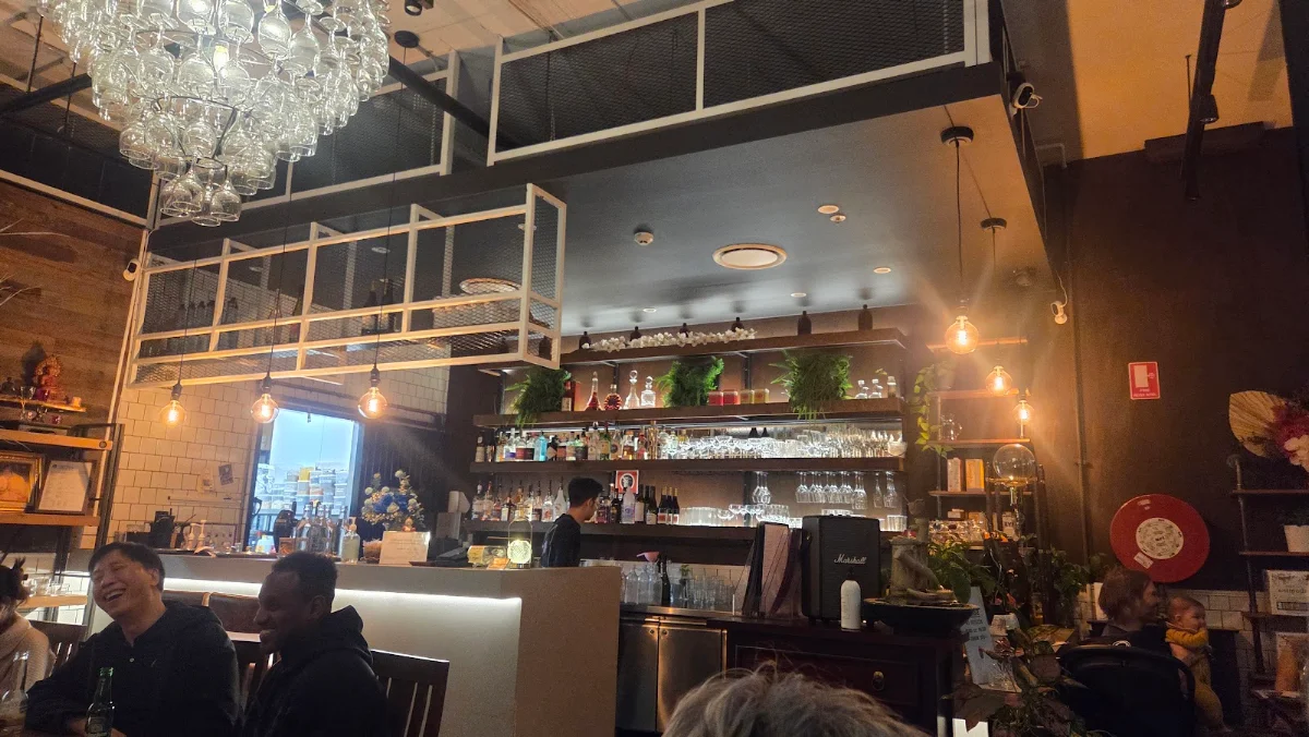 Vibe, Maysa Thai Wolli Creek
