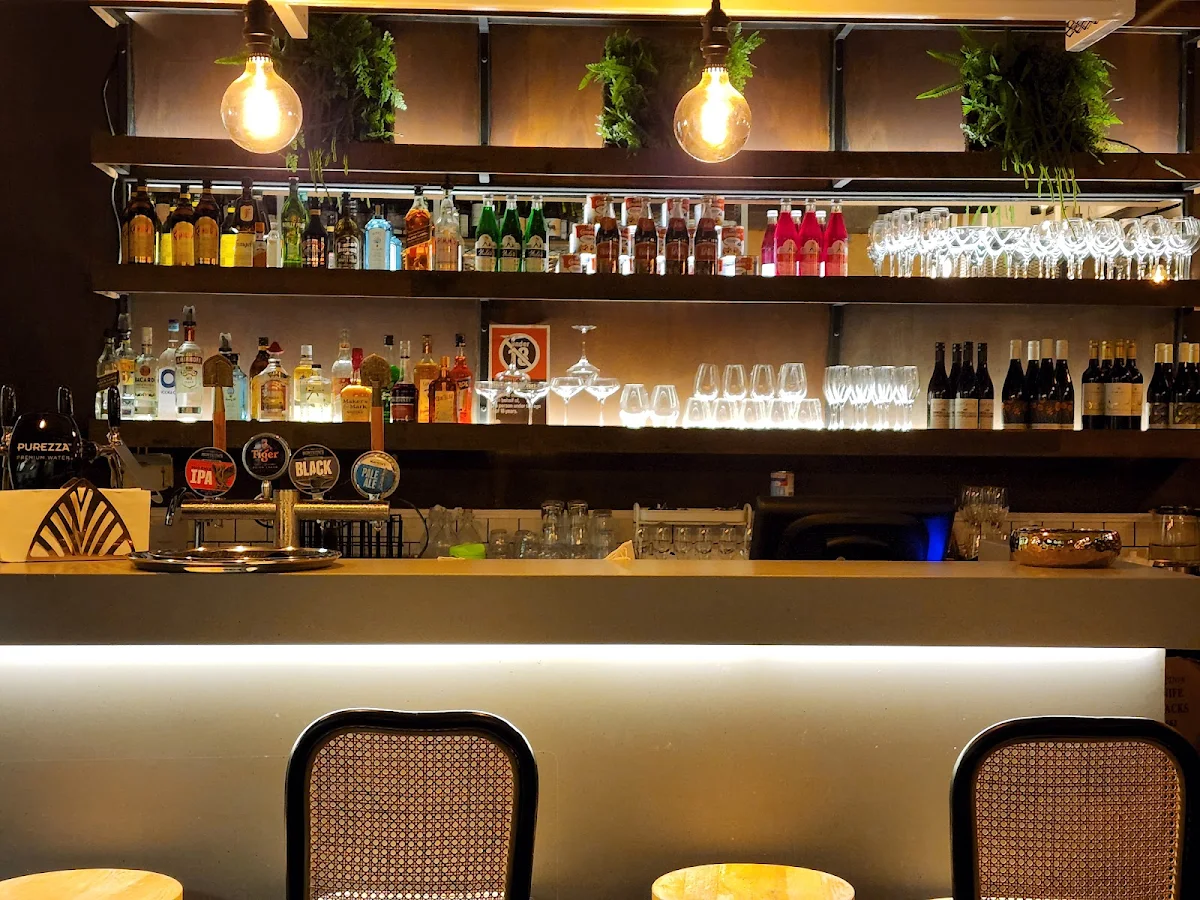 Vibe, Maysa Thai Wolli Creek