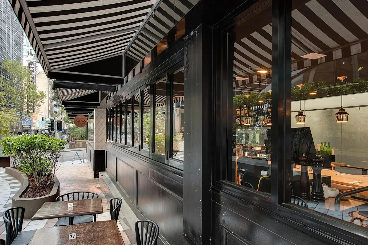 Vibe, Panzerotti Bistro