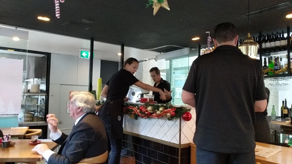 Vibe, Panzerotti Bistro