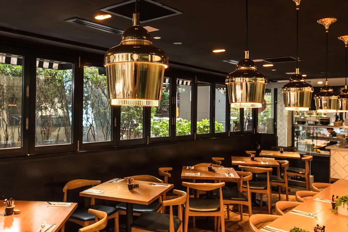 Vibe, Panzerotti Bistro