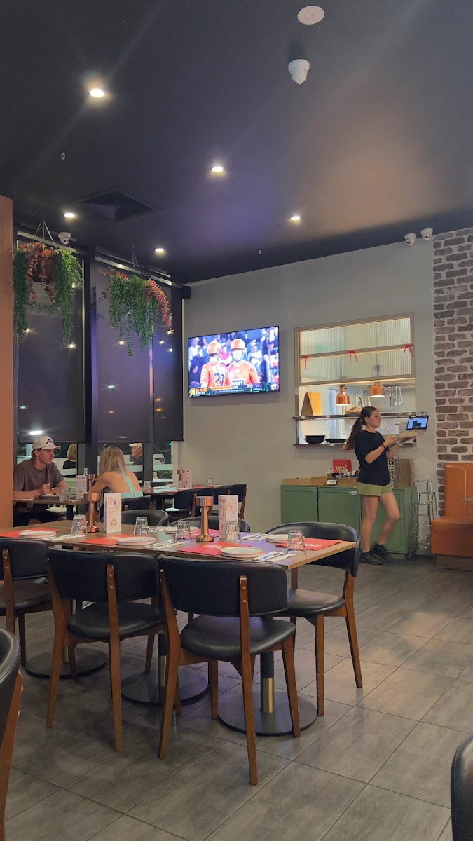 Vibe, Mad over Italian - MOI Hope Island