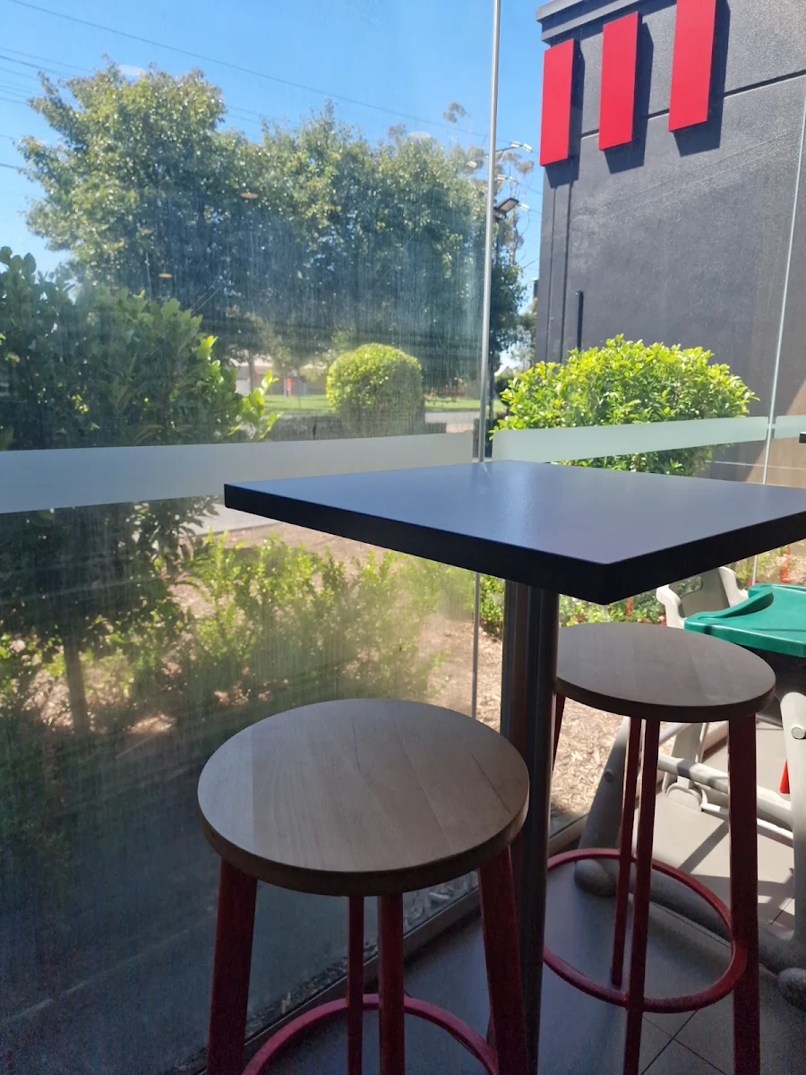 Vibe, KFC Welland Plaza