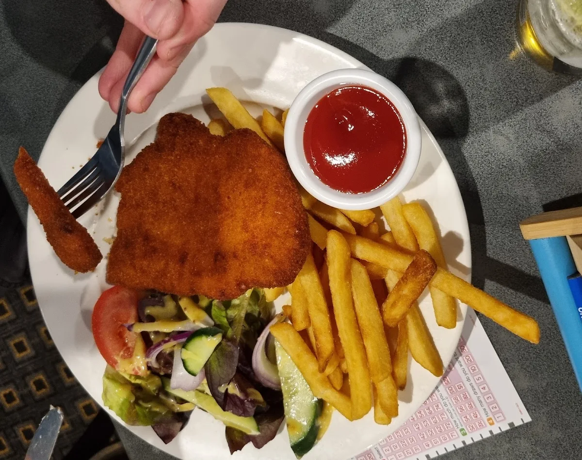 Food & drink, Patriots Sports Bar