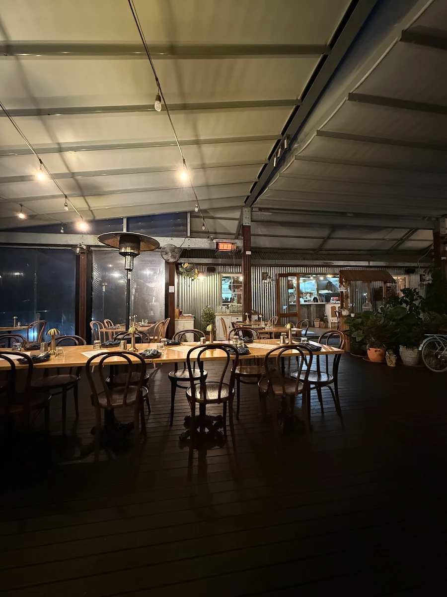 Vibe, The Birdhouse (Birdies Woodfired Kitchen)