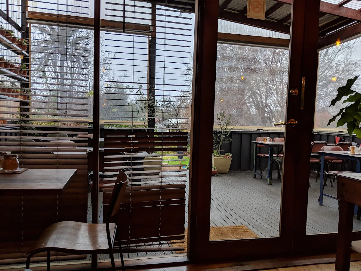 Vibe, Saffs Cafe