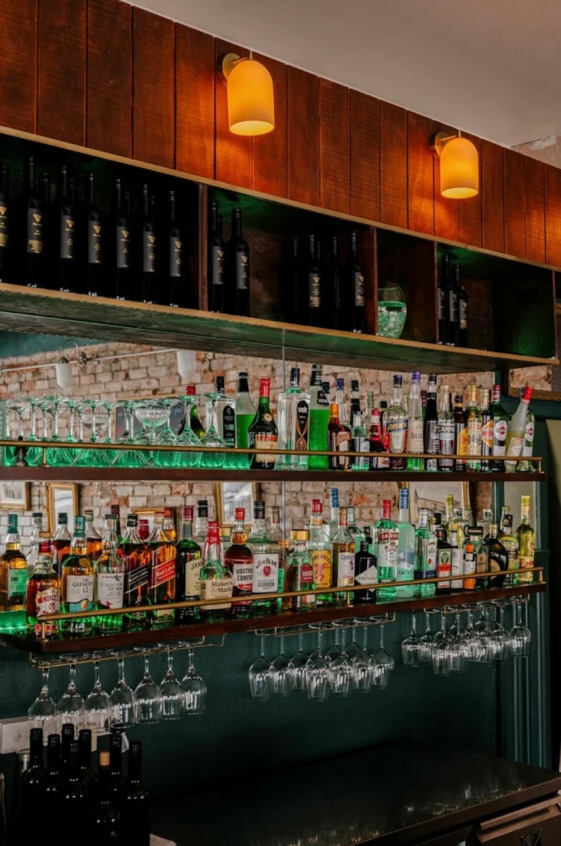 Vibe, Hungry Wolf's Italian restaurant