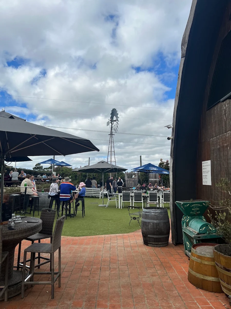 Vibe, The Barrel @ Clouds Vineyard Maleny