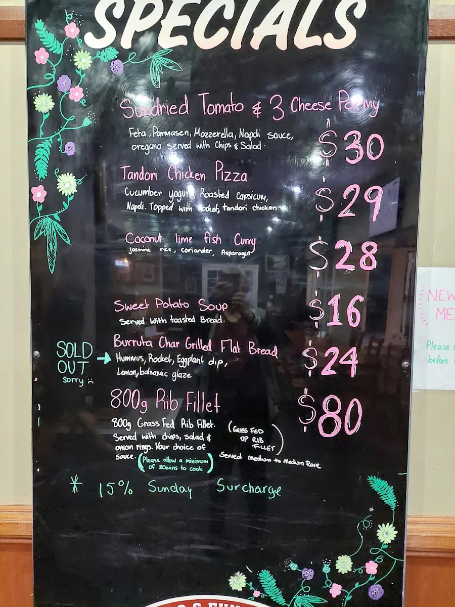Menu, Canungra Hotel