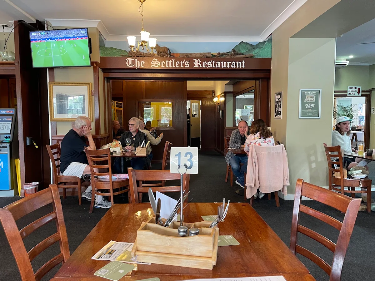 Vibe, Canungra Hotel