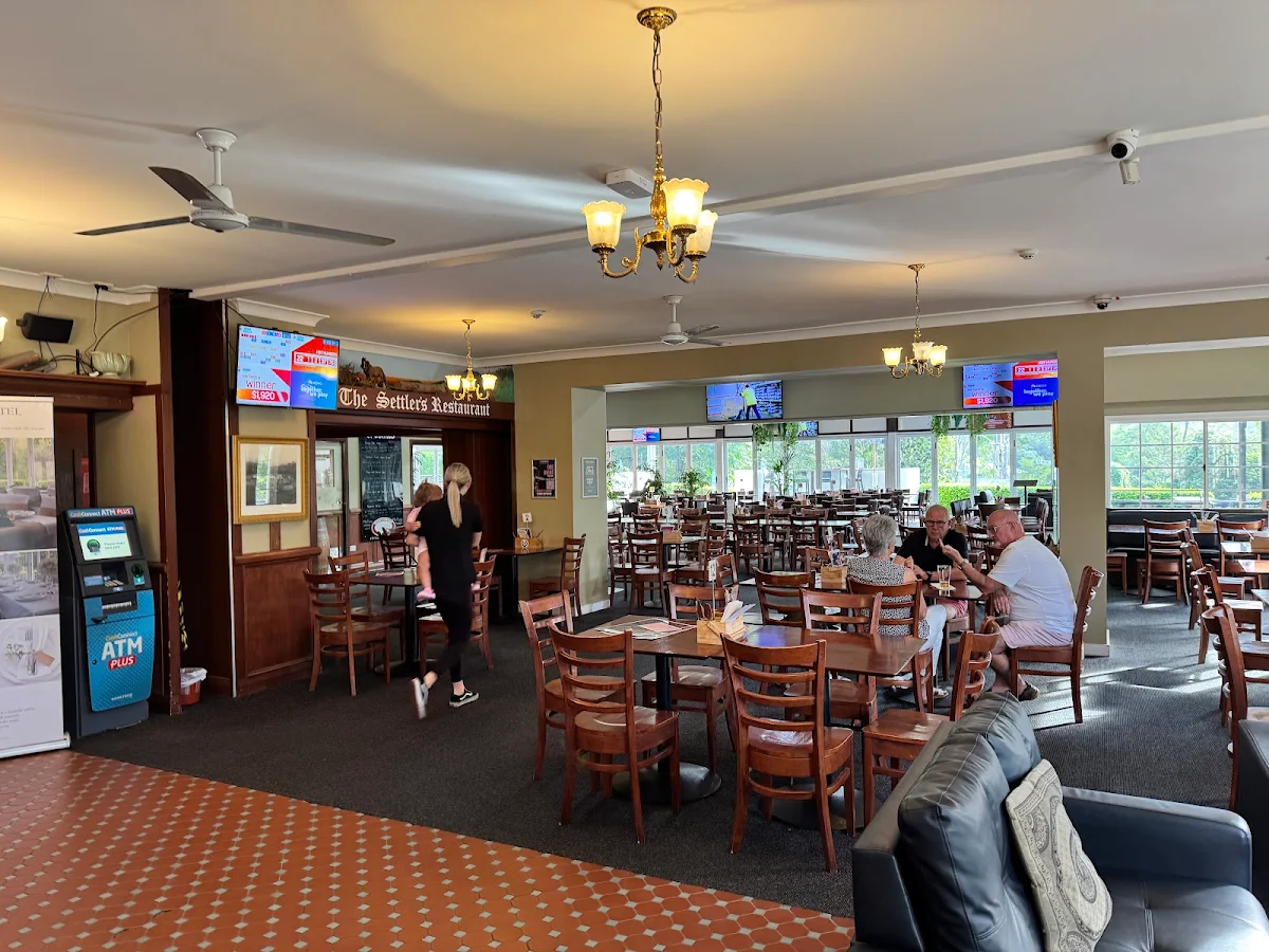 Vibe, Canungra Hotel