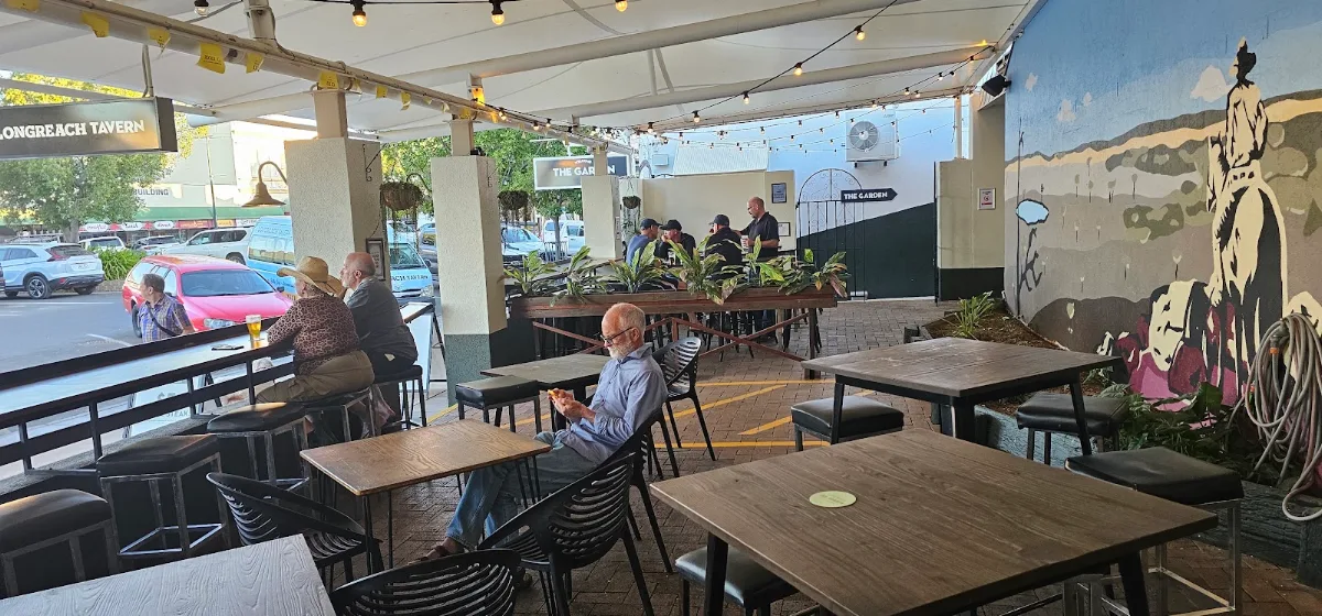 Vibe, The Longreach Tavern