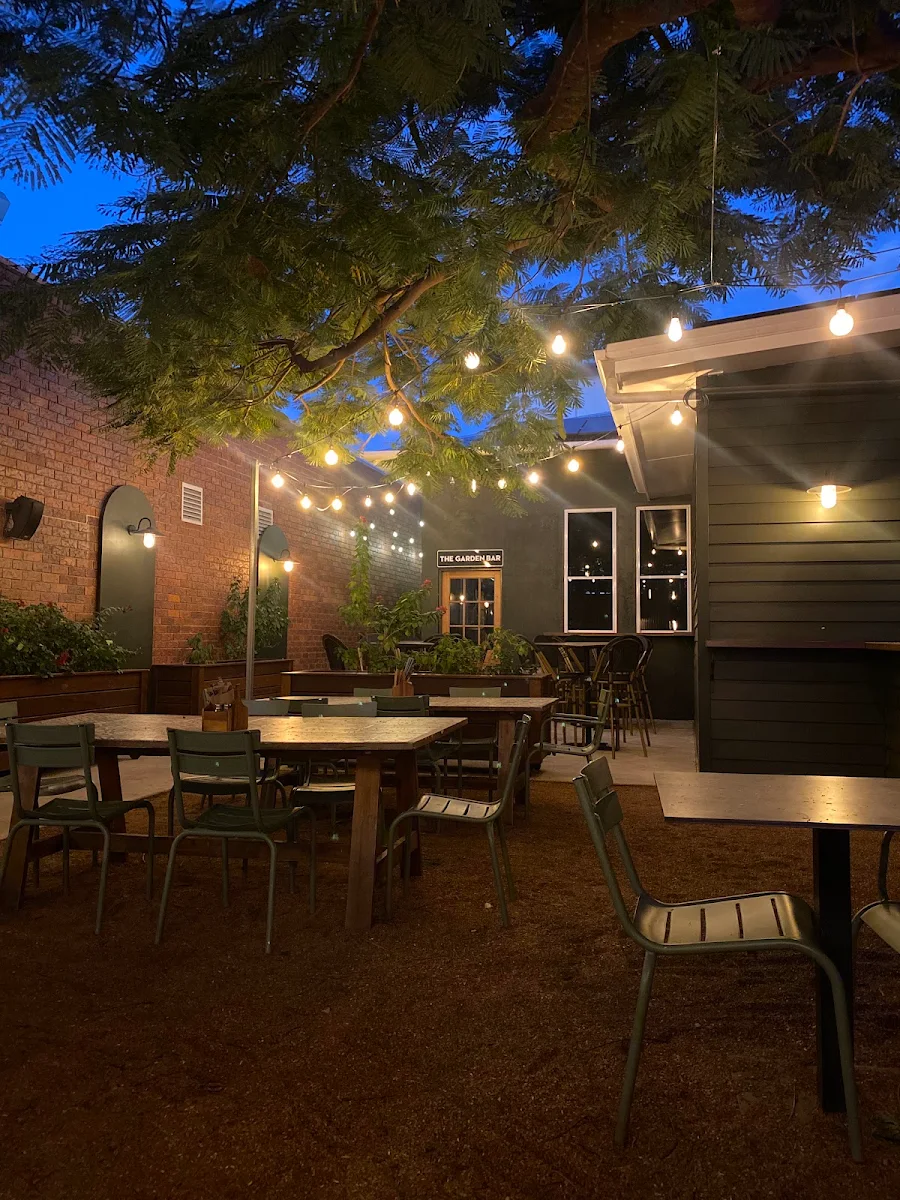 Vibe, The Longreach Tavern