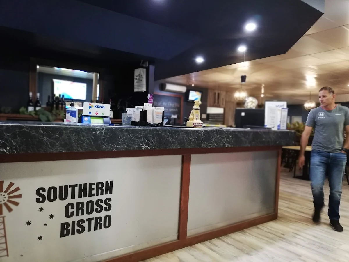 Vibe, The Longreach Tavern