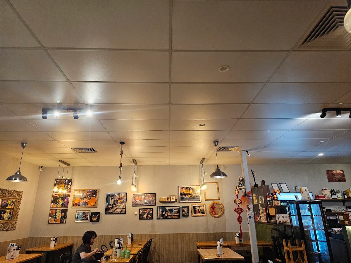 Vibe, Lert Rod Thai Restaurant and Bar
