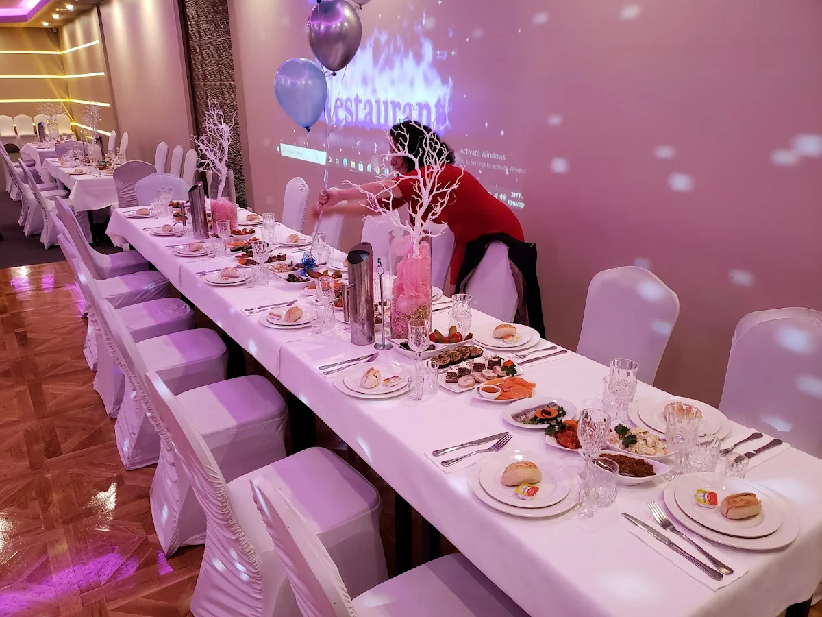 Vibe, Rada Restaurant