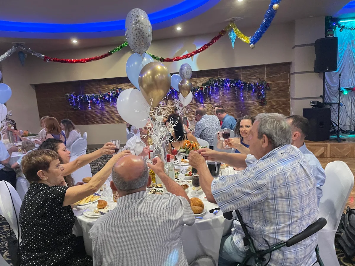 Vibe, Rada Restaurant