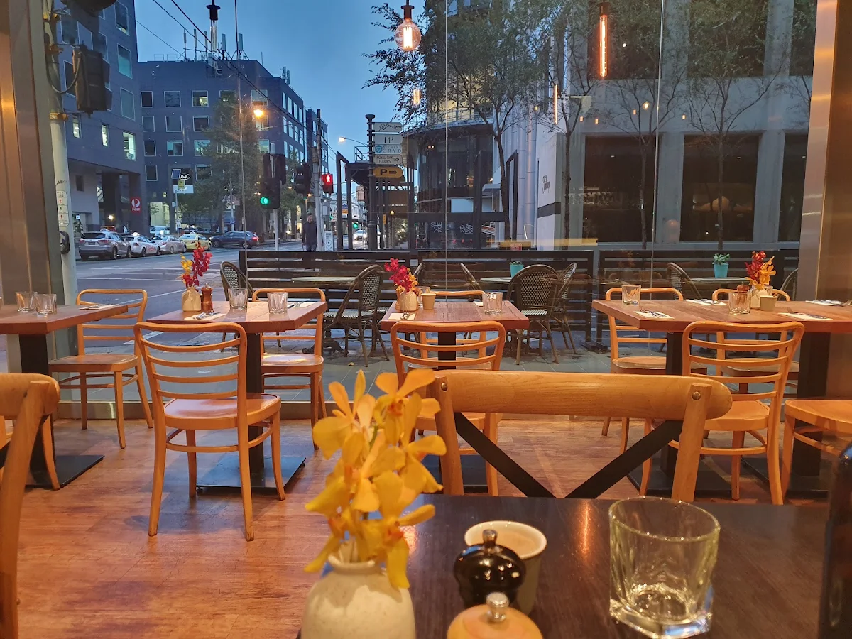 Vibe, Spoonbill Restaurant and Bar