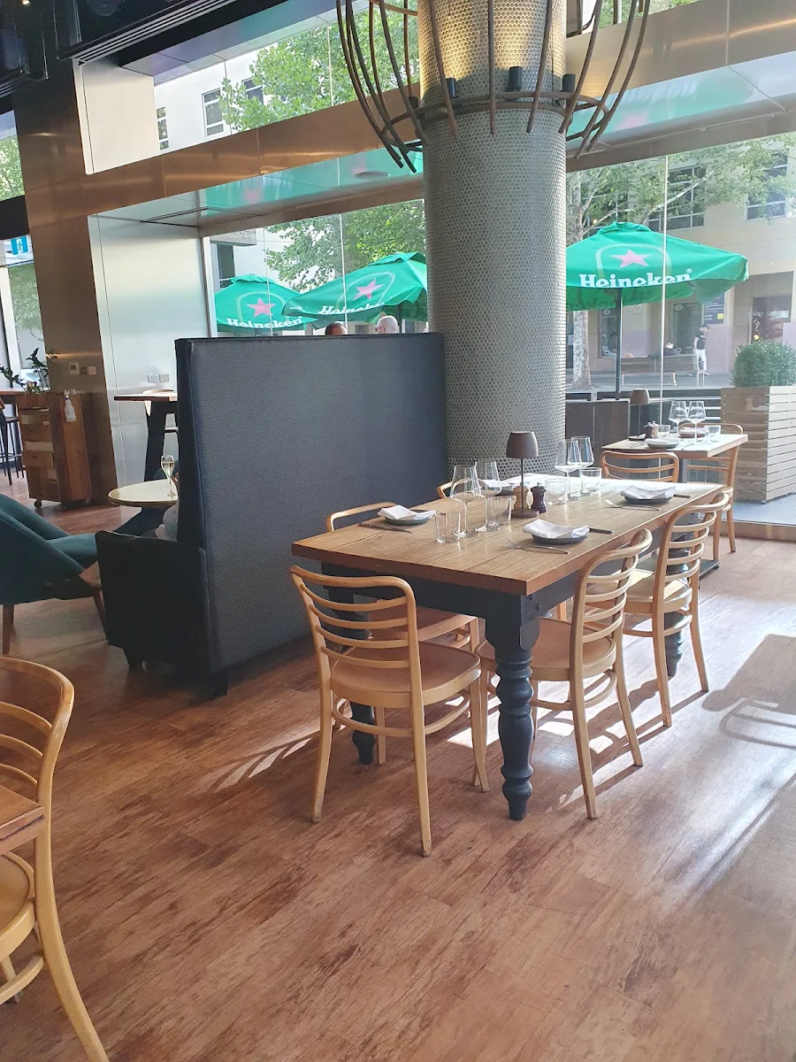 Vibe, Spoonbill Restaurant and Bar
