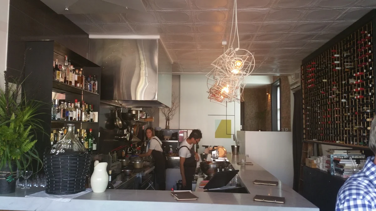 Vibe, Willing Wine Bar