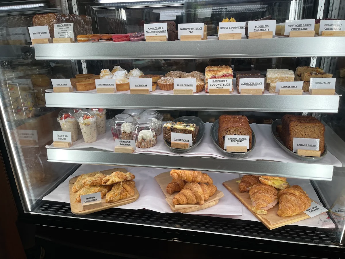 Vibe, Di Pietro’s - Cafe