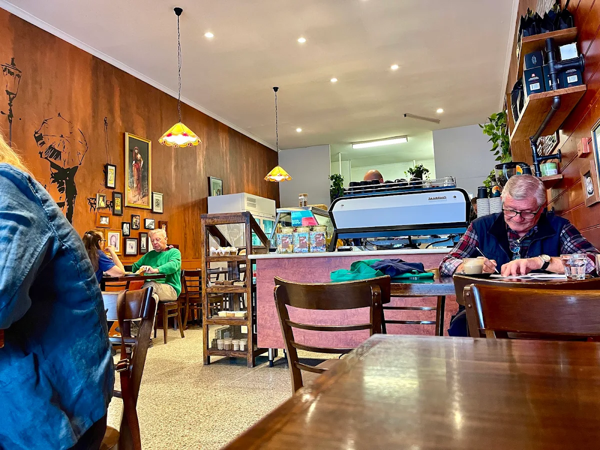 Vibe, Café Ind’Imand