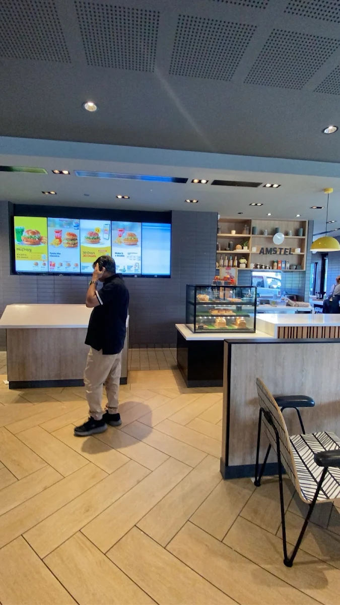 Vibe, McDonald's Amstel