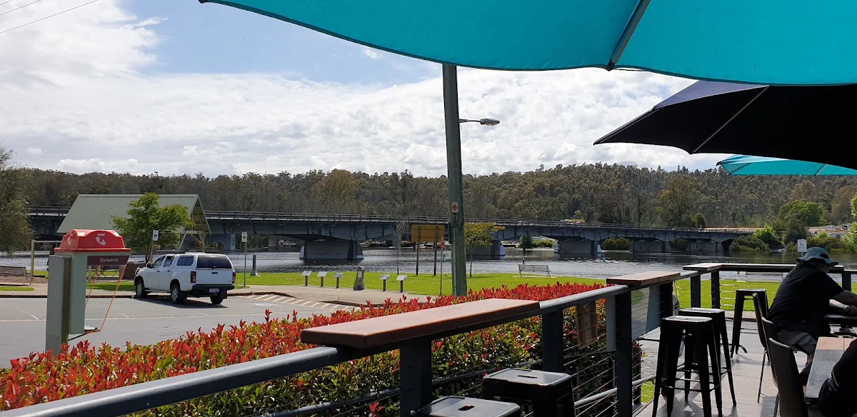 Vibe, The River Cafe Nelligen