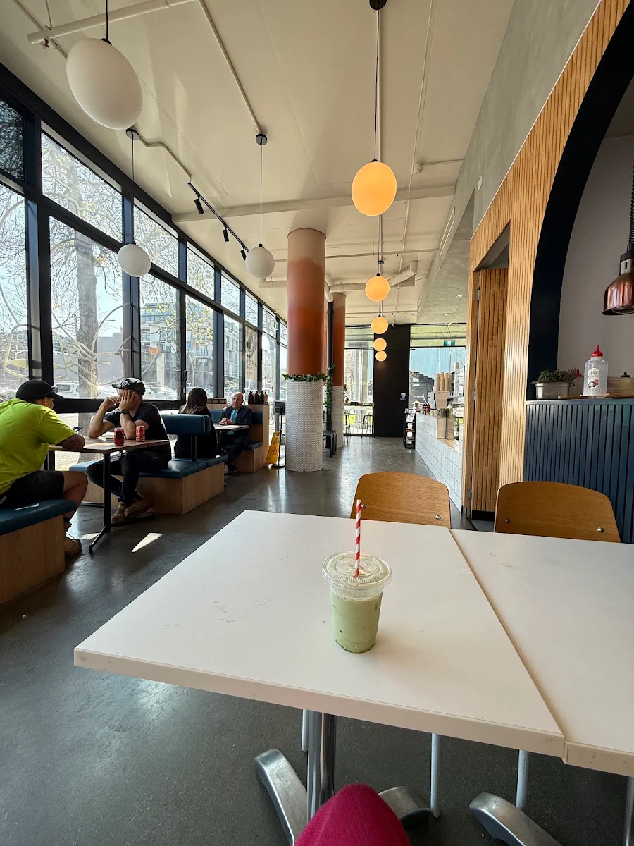 Vibe, Aroma Corner Cafe