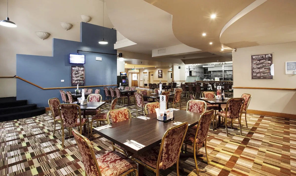 Vibe, Raintrees Tavern