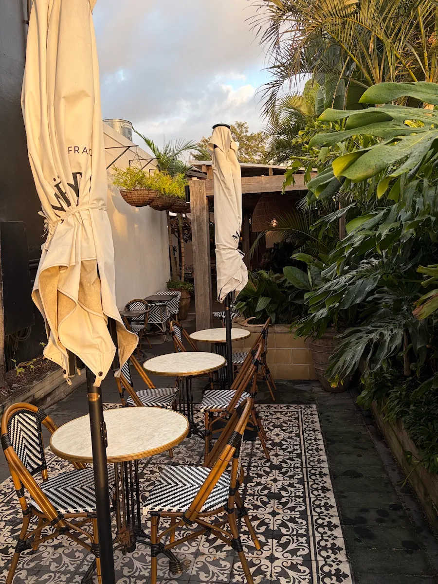 Vibe, Hunter & Scout Café