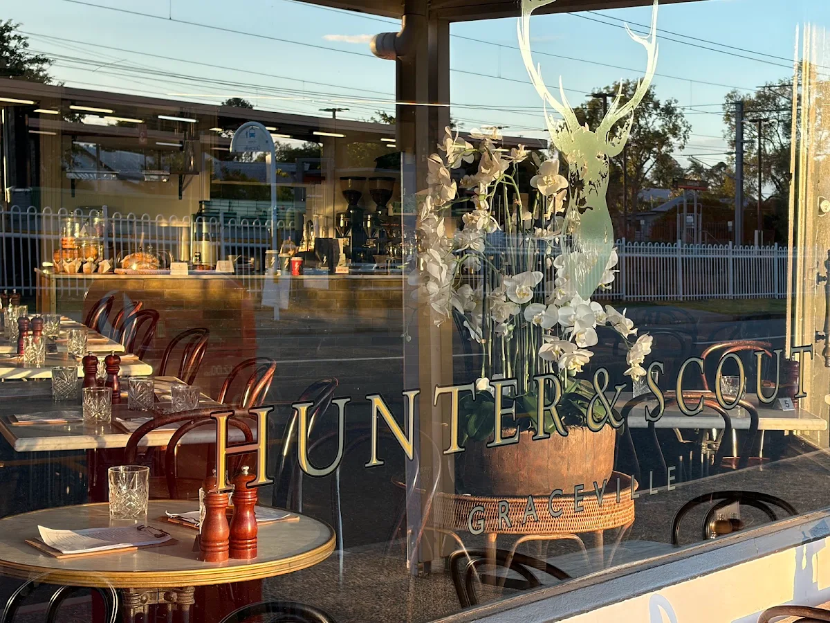 Vibe, Hunter & Scout Café