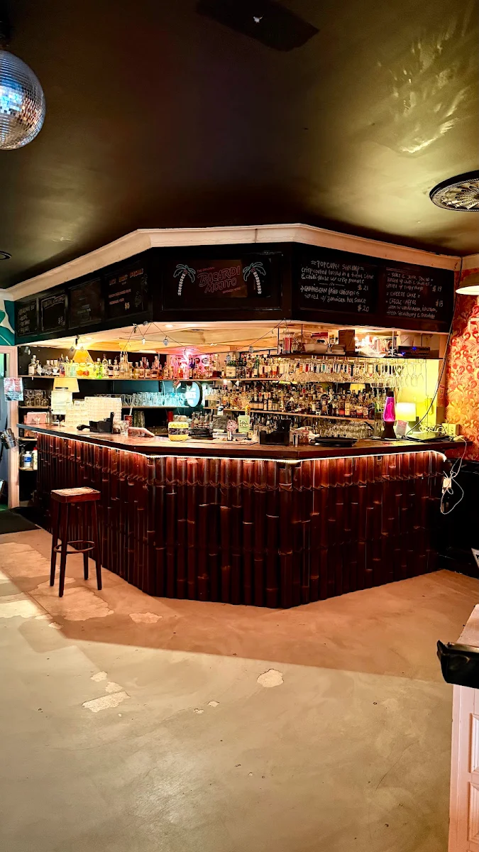 Vibe, Low And Lofty's Cocktail Bar & BBQ Restaurant Cronulla
